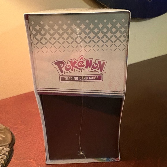 Pokemon Prismatic Evolution Elite Trainer Box - FACTORY SEALED - Picture 2 of 5